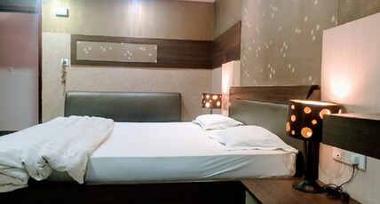 Hotel Lal Baag Inn Room Type - ROYAL DELUXE
