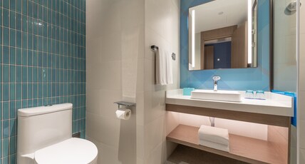 Holiday Inn Express Shanghai Changfeng Park Room Type - 1 King Standard High Floor