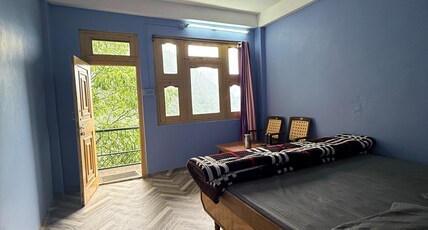 Mountain Goat Guest House & Restaurant Room Type - Snow Peak View