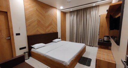 Hotel Utkarsh Pachmarhi Room Type - Premium room Ac or Heater
