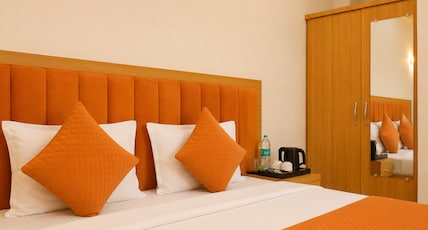 Hotel Dwarkadhish Plaza Room Type - JAGRNATH PLC DLX ROOM Hotel Dwarkadhish Plaza Room Type - JAGRNATH PLC DLX ROOM