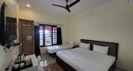 Happy Sea Beach Villa and Hostel Room Type - Triple room