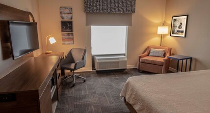Hampton Inn & Suites Chesapeake-Battlefield Boulevard Room Type - 1 KING BED NONSMOKING