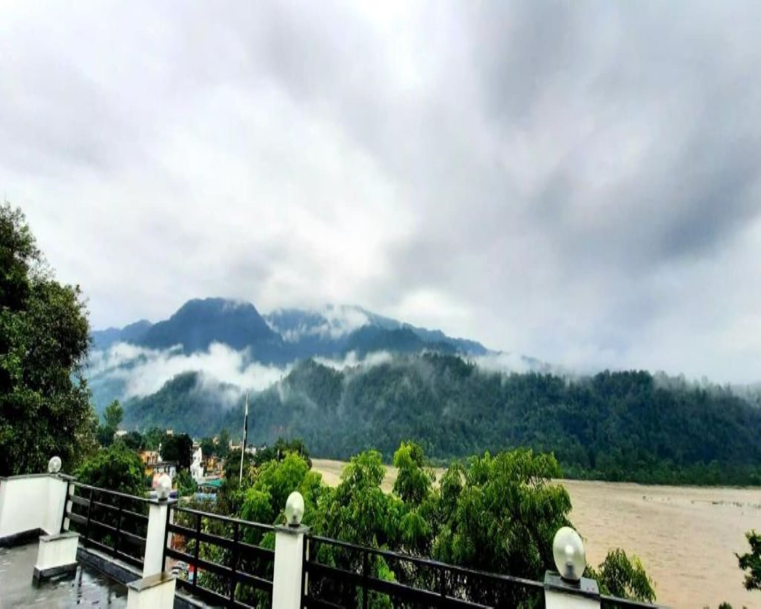 Meeram Ganga, A Heritage Stay by the Ganges - Tap to explore photos