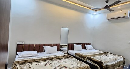 Hotel shree Bharti Room Type - Bedroom G-2