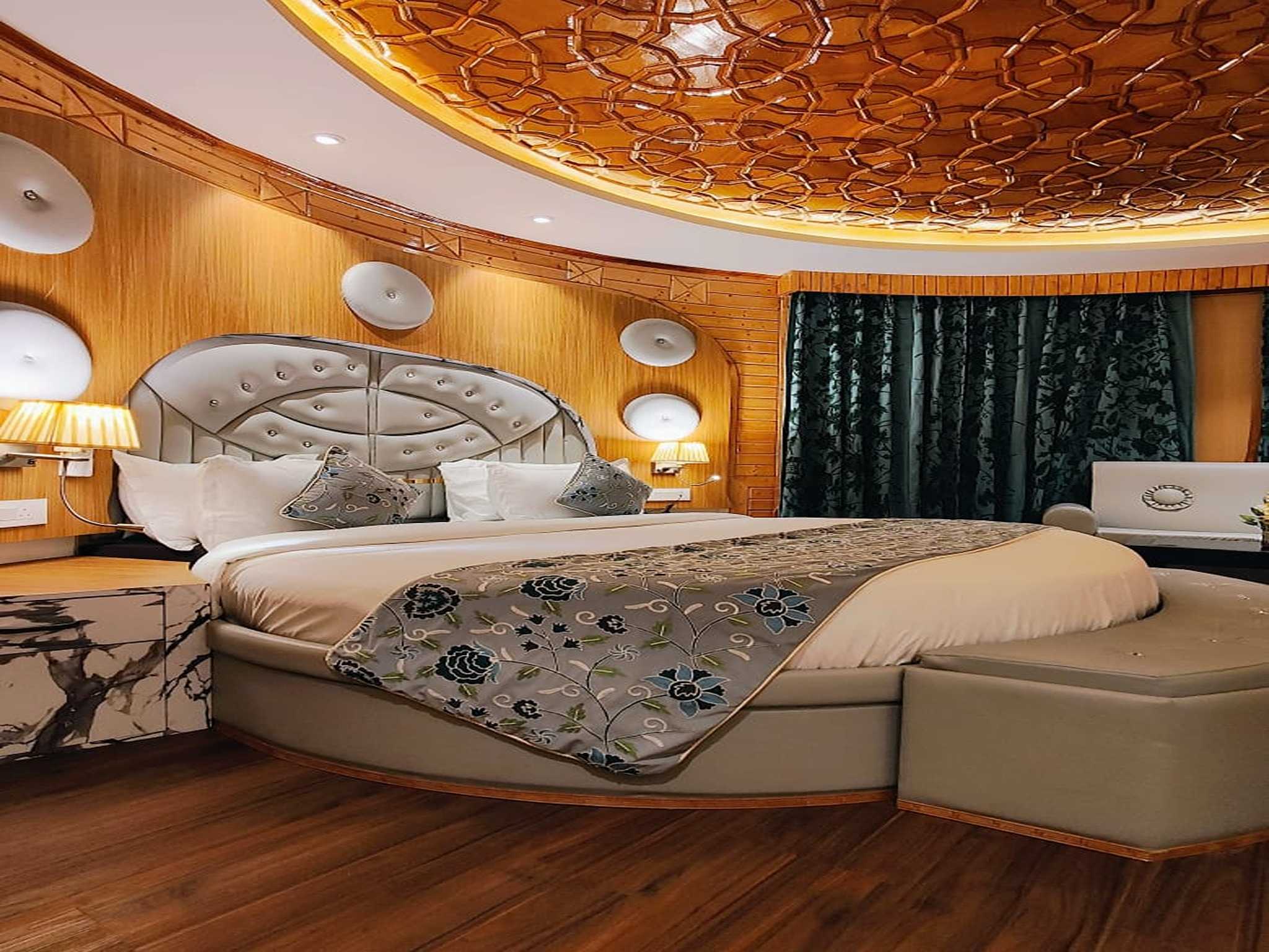 Palette Hotel Cecil by CheckIn, Srinagar - Tap to explore photos
