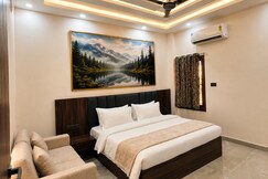 Address of Hotel Ramyug Palace