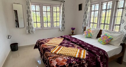 Crown Crest Home Stay Ooty Room Type - Bedroom 104