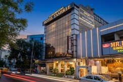 Airport Hotel Tashree Near Yashobhoomi