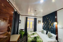 Address of Hotel Chachoo Palace