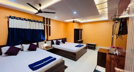 Hotel Holiday Home Room Type - Deluxe Quadruple Room