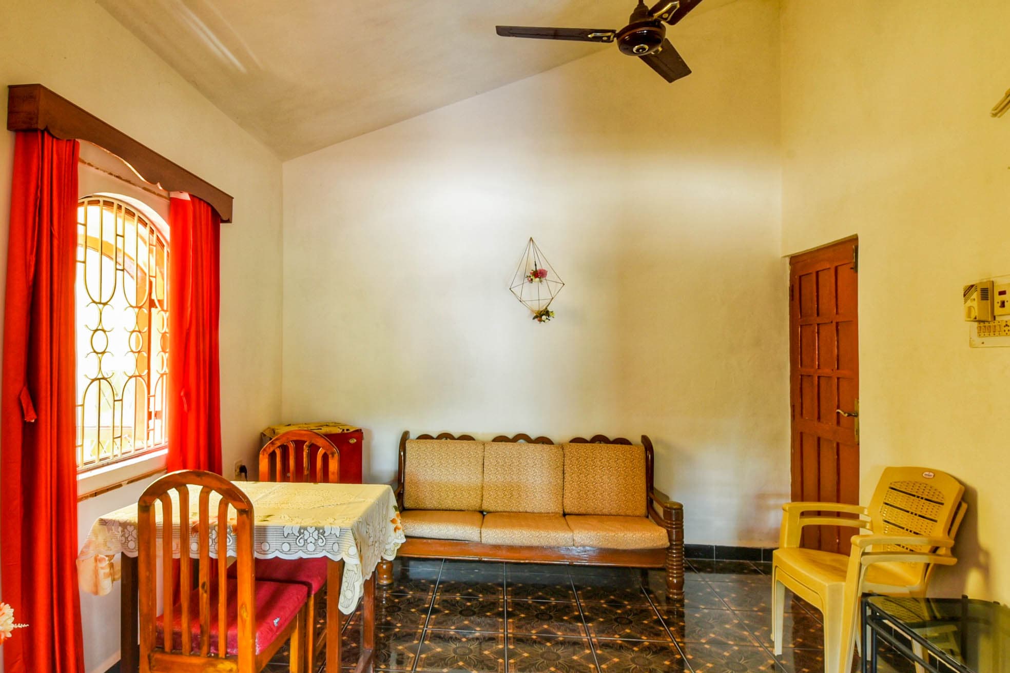 Lumina's Residence - Non A/C Rooms - Tap to explore photos