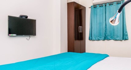 Joey's Hostel Room Type - Private deluxe Double Ac Room With Attached Bathroom