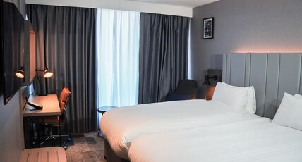 Crowne Plaza LONDON - KINGSTON Room Type - 2 Single Standard