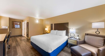 Best Western Fallon Inn & Suites Room Type - Accessible - 1 King, Mobility Accessible, Bathtub, Non-Smoking, Continental Breakfast