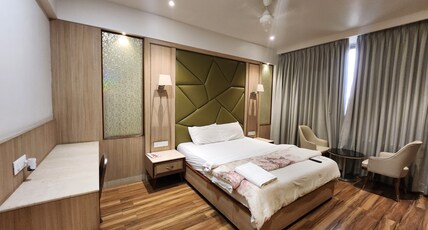 Sarovar Residency Room Type - Luxury Super Deluxe Room