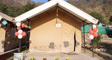 The Jungle Mist Resort Room Type - Luxury Cooler Swiss Tents