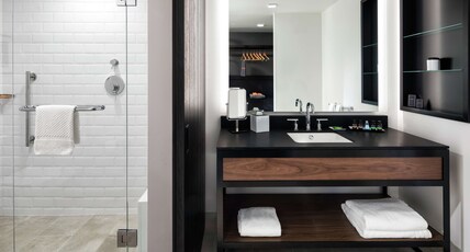 Canopy by Hilton Minneapolis Mill District Room Type - 1 KING 1 BEDROOM SUITE