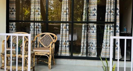 Kings Villa Garden View Cottages Room Type - Superior Cottage with Pool  View