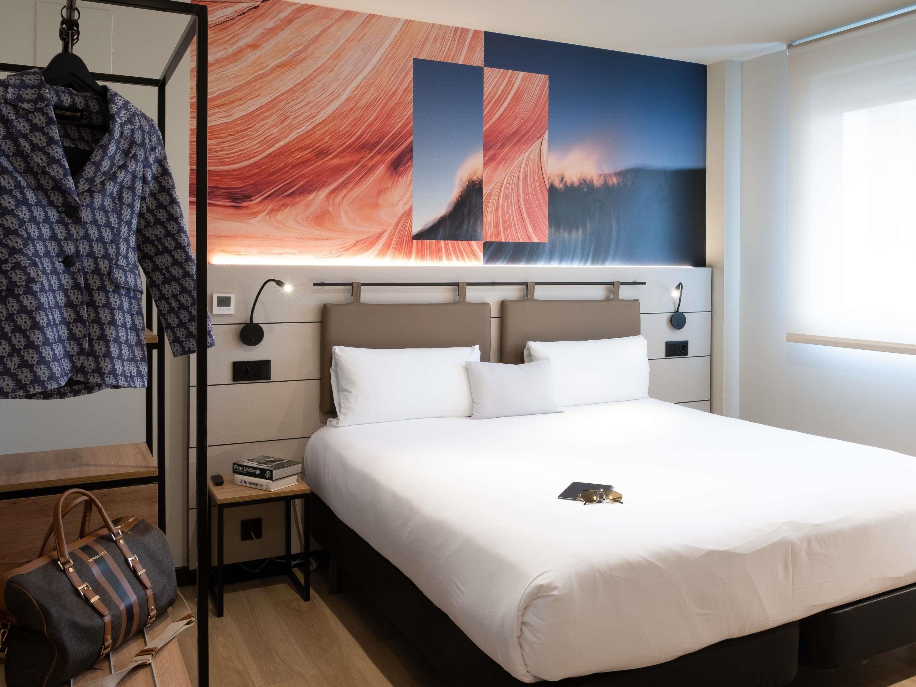 Ibis Styles Santander - Tap to explore photos