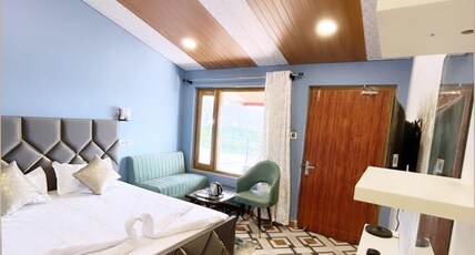 HillTop Den Room Type - Level 1