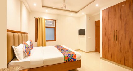 Downtown Travelodge Room Type - Bedroom 13
