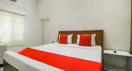 Amar Hotel By GRB Room Type - Deluxe Room