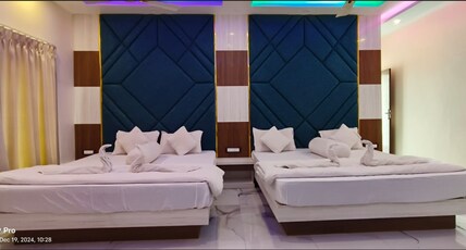 HOTEL GOLDEN HUT Room Type - Sea View Family Room with 4 Bed AC
