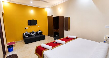 Hotel Candolim Aloft Room Type - Deluxe Room with Balcony