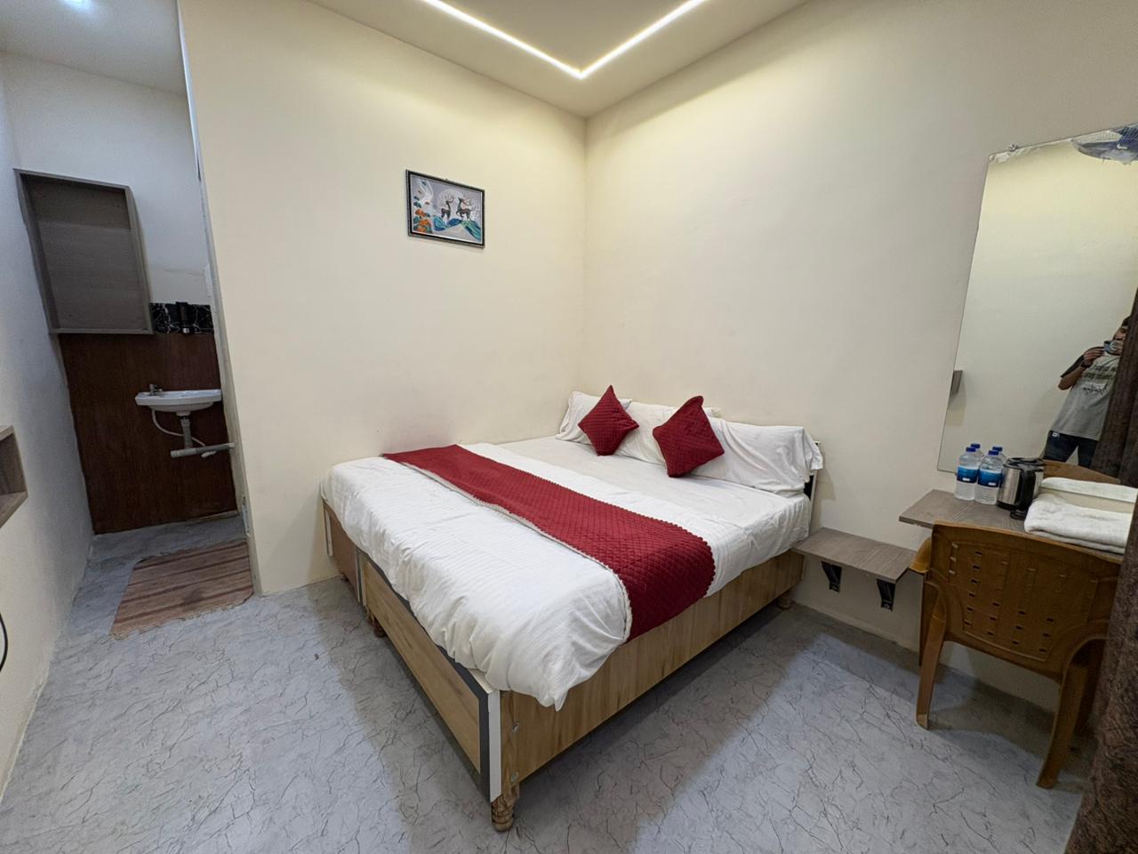 Hotel Shivay Deluxe - Tap to explore photos