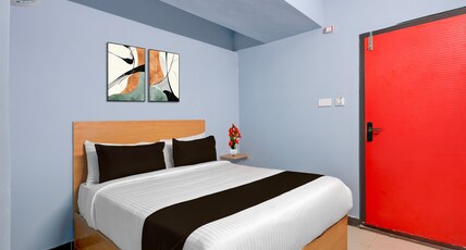 OYO Townhouse Punnami Riverview Formerly Vihaan Square Room Type - Suite