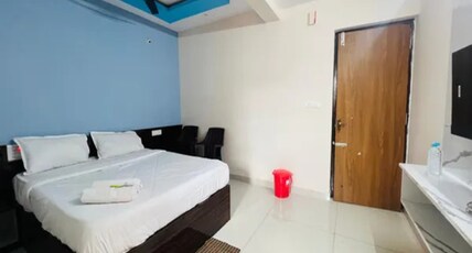 FabHotel Saanidhya Comforts Room Type - Premium Room