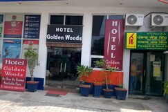 Hotel Golden Woods