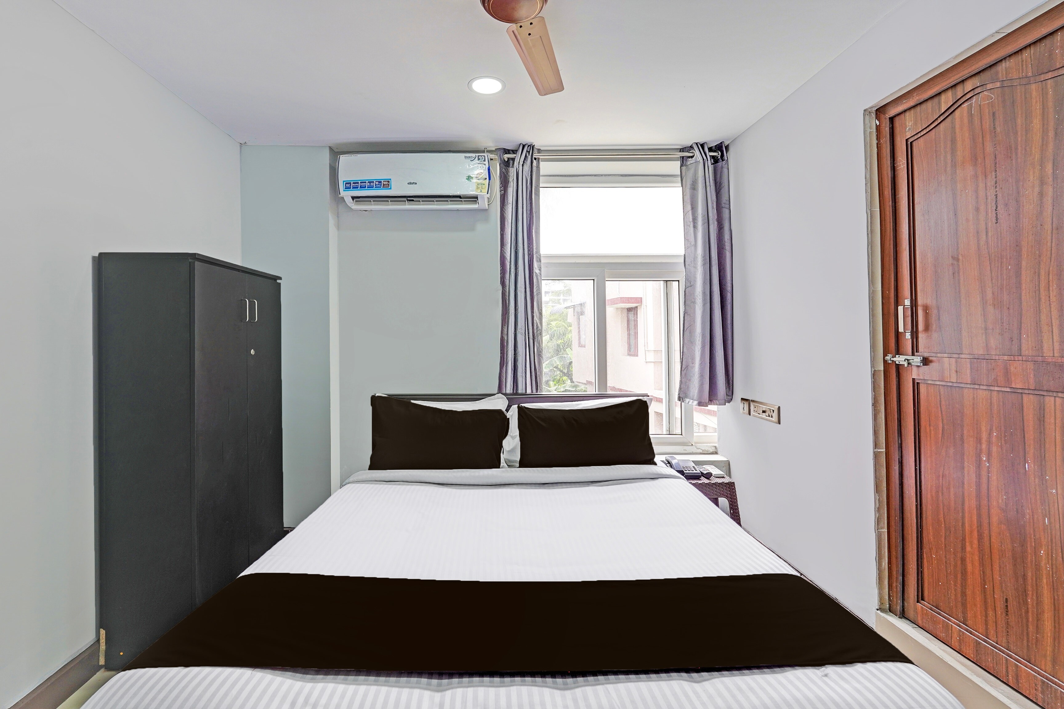 Hotel O Sholinganallur Near Anjaneya Temple - Tap to explore photos