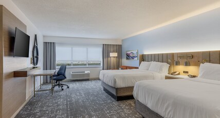 Crowne Plaza FT. MYERS GULF COAST Room Type - 2 Queen Standard Comm Access Roll Shower