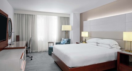 Doubletree by Hilton Hotel Deerfield Beach - Boca Raton Room Type - 1 KING HEARING ACCESSIBLE