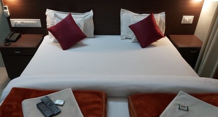 HOTEL ROSE GARDEN Room Type - LUXURY NON A/C ROOM