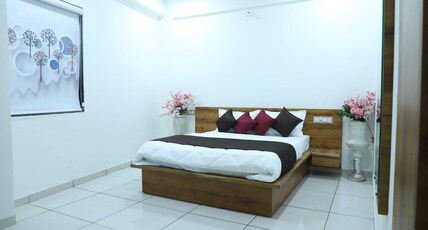 Hotel Royal Palace Room Type - Premium Rooms