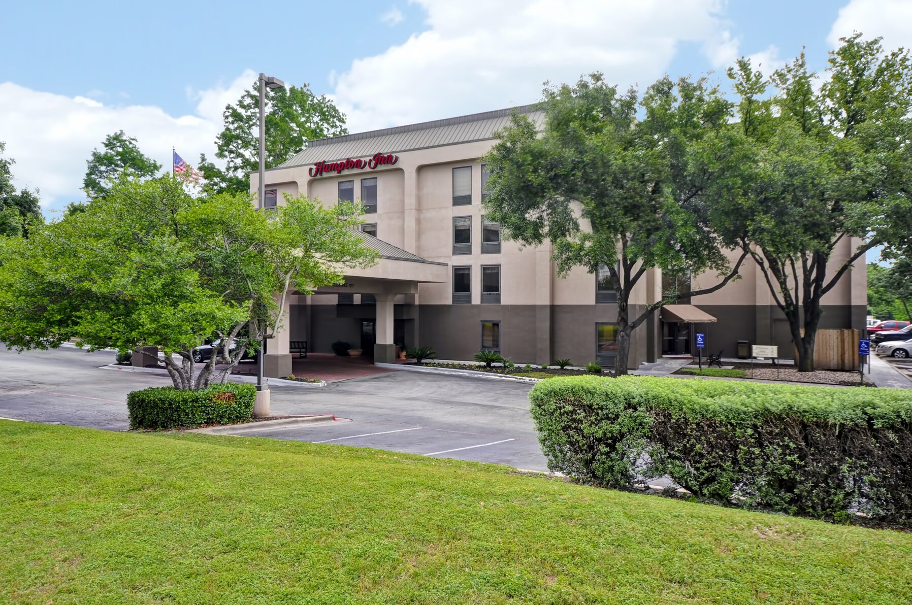 Hampton Inn Austin North @ I - 35 & Hwy 183 - Tap to explore photos