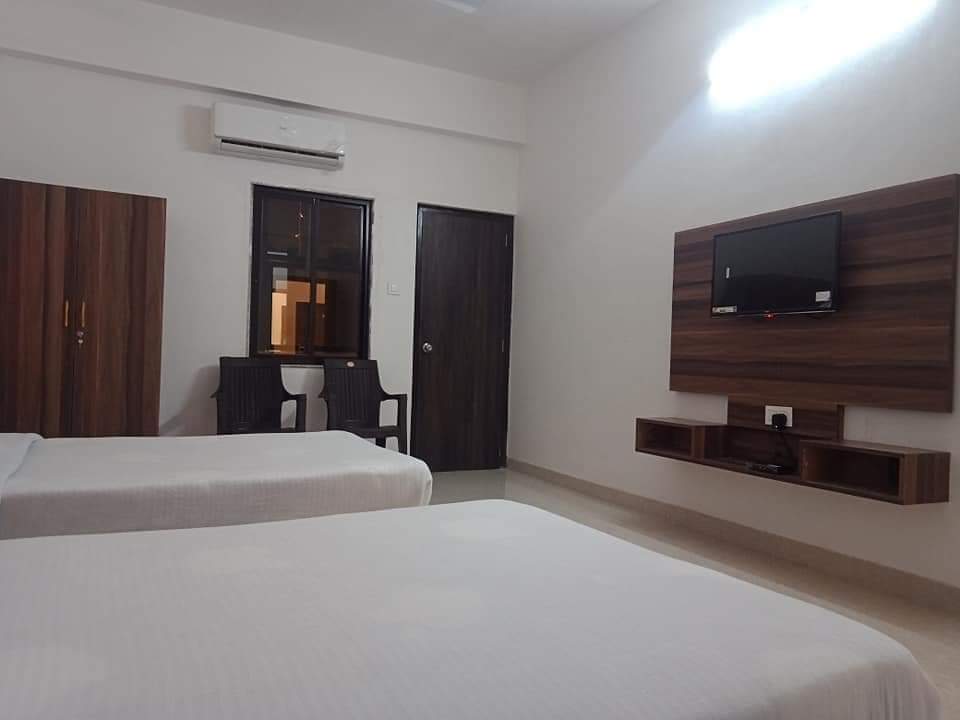KIRTI PALACE HOTEL - Tap to explore photos