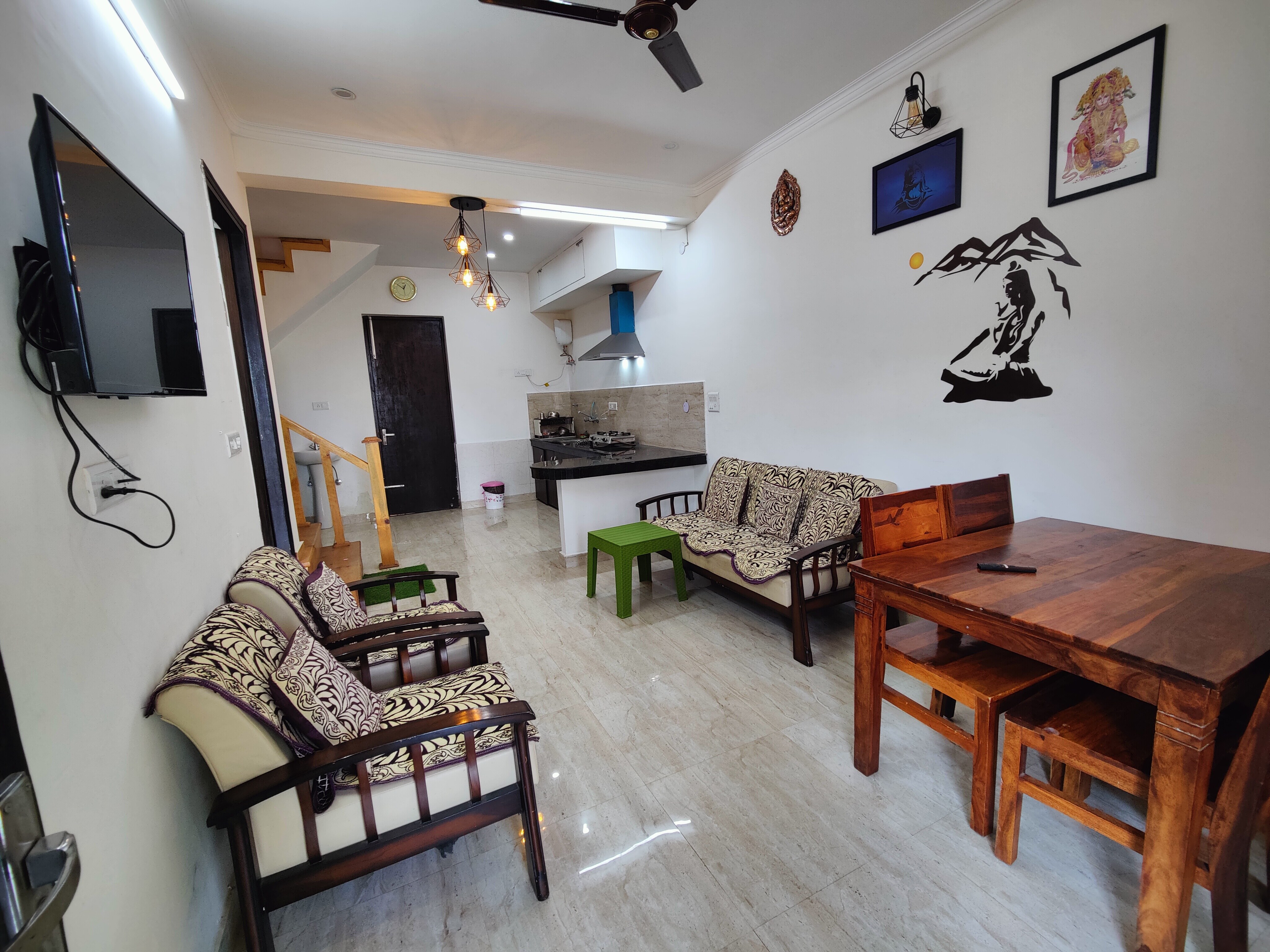 snow white cottage - Tap to explore photos