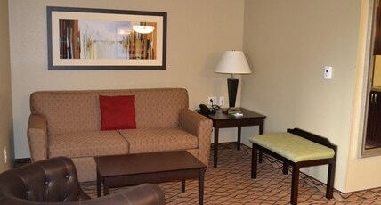 Holiday Inn Eau Claire South Room Type - 1 King Suite 1 Bedroom Living Area