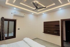 Hotel Ramyug Palace