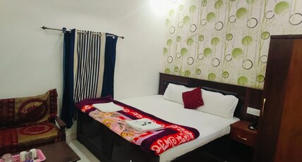 Hotel Hanuman Ji Room Type - Premium Room