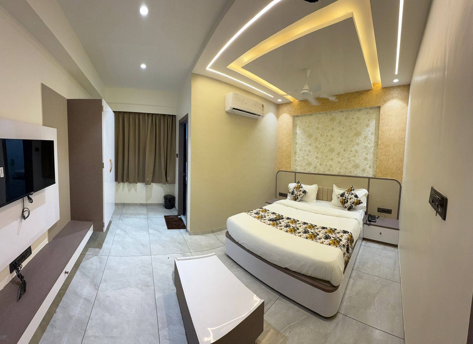 Hotel Vallabh Sky - Tap to explore photos