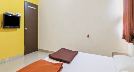 Sorrento homes, apartment and hotels Room Type - BUDGET ROOM (Non AC)