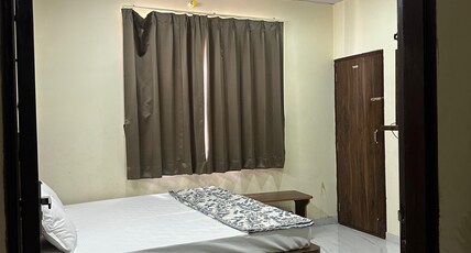Hotel Shiv Heights Room Type - Deluxe Room