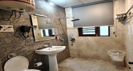 Palette Hotel Regency Valley View Pahalgam Room Type - Saver Double with River view