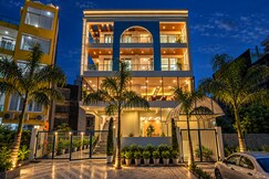 Address of Saltstayz Premier Noida Sector 135 Expressway
