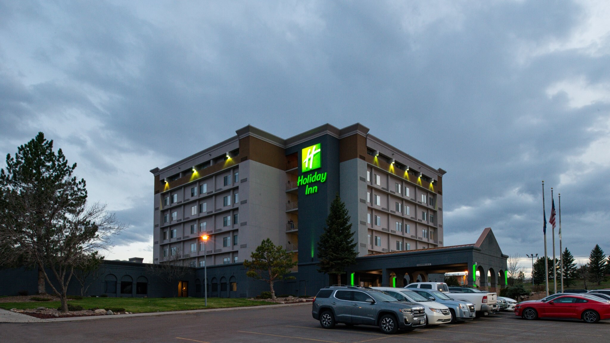 Holiday Inn Great Falls- Convention Center - Tap to explore photos
